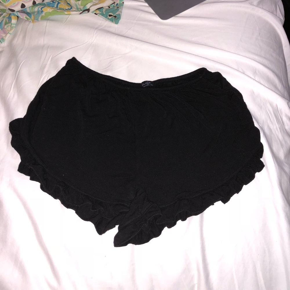 Brandy Melville frilly shorts